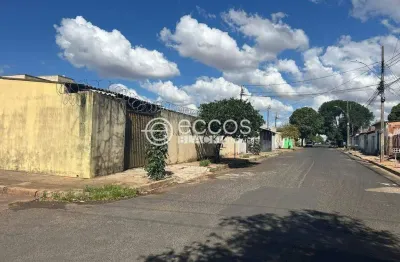 Terreno à venda na Rua Visconde de Ouro Preto, 938, Alto Umuarama, Uberlândia