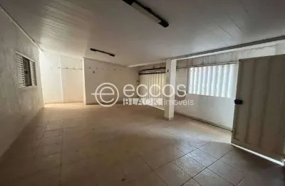 Casa à venda, 3 quartos, 1 suíte, 2 vagas, osvaldo rezende - uberlândia/mg