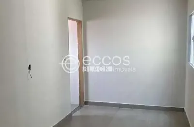 Casa à venda, 3 quartos, 2 suítes, 3 vagas, jardim holanda - uberlândia/mg
