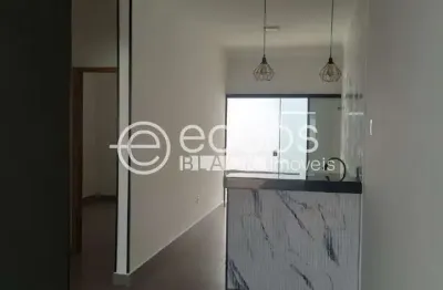 Casa à venda, 2 quartos, 1 suíte, 2 vagas, panorama - uberlândia/mg