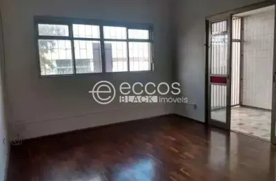 Casa à venda, 4 quartos, 1 suíte, 2 vagas, cazeca - uberlândia/mg