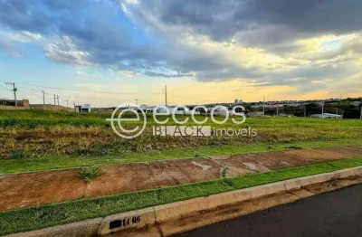 Terreno à venda na Avenida Laerte de Oliveira, Paraíso, Uberaba