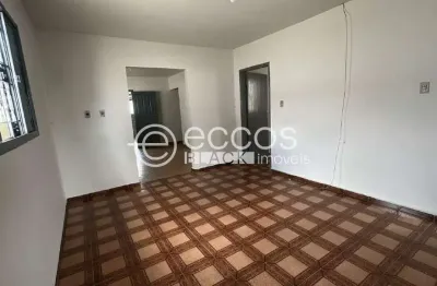 Casa para aluguel, 3 quartos, 5 vagas, maria eugênia - araguari/mg