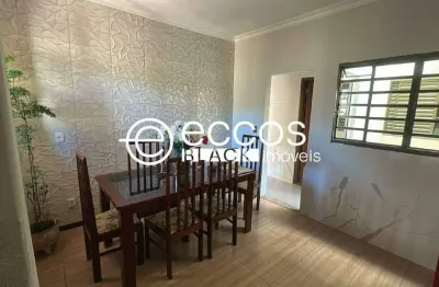 Casa para aluguel, 4 quartos, 1 suíte, 2 vagas, centro - araguari/mg