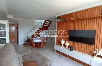 Cobertura à venda, 3 quartos, 1 suíte, 2 vagas, osvaldo rezende - uberlândia/mg