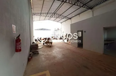 Barracão / Galpão / Depósito para alugar na Rua Edson Gonçalves, 1035, Santa Mônica, Uberlândia