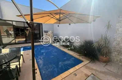 Casa à venda, 3 quartos, 3 suítes, 2 vagas, Parque das Laranjeiras II - UBERABA/MG