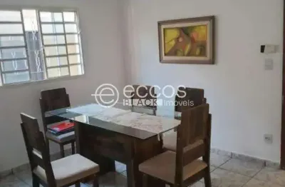 Casa à venda, 3 quartos, 1 suíte, 2 vagas, jardim patrícia - uberlândia/mg