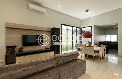 Casa em condomínio à venda, 3 quartos, 1 suíte, 2 vagas, estância dos ipês - uberaba/mg