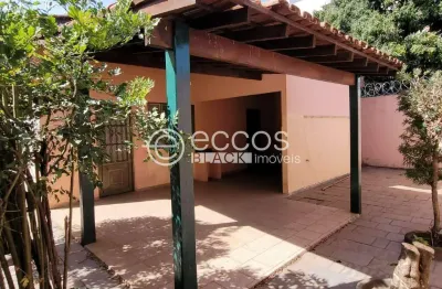Casa para aluguel, 4 quartos, 1 suíte, 5 vagas, santa mônica - uberlândia/mg