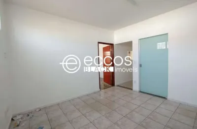 Casa para aluguel, 3 quartos, 1 suíte, 4 vagas, osvaldo rezende - uberlândia/mg