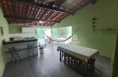 Casa com 3 quartos à venda na Rua Rio Uruguai, 297, Mansour, Uberlândia