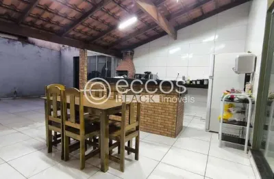 Casa com 3 quartos à venda na Avenida Coronel Belchior de Godoy, Goiás, Araguari
