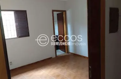 Casa para aluguel, 2 quartos, 1 suíte, 2 vagas, custódio pereira - uberlândia/mg
