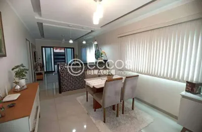 Casa à venda, 3 quartos, 1 suíte, 3 vagas, planalto - uberlândia/mg