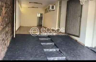 Casa à venda, 9 quartos, 2 suítes, 3 vagas, vigilato pereira - uberlândia/mg