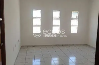 Casa à venda, 3 quartos, 1 suíte, 2 vagas, lourdes - uberaba/mg