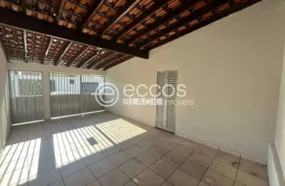 Casa com 3 quartos à venda na Rua do Encanador, Planalto, Uberlândia
