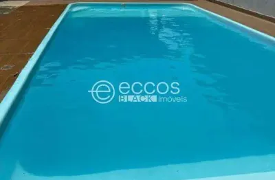 Chácara / sítio com 3 quartos à venda na Rua Cumari, Área Rural de Araguari, Araguari