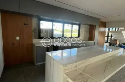 Casa em condomínio à venda, 4 quartos, 3 suítes, 4 vagas, jardim bocalon - araguari/mg