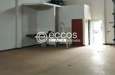 Casa à venda na Avenida Itaipu, Granada, Uberlândia