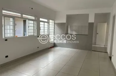 Casa comercial para aluguel, 3 quartos, 1 suíte, 3 vagas, brasil - uberlândia/mg