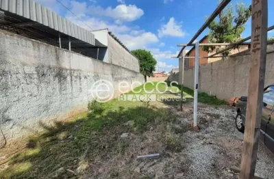 Terreno à venda na Rua Jorge Kenworthy, Vila Hortência, Sorocaba