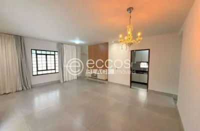 Casa em condomínio para aluguel, 3 quartos, 1 suíte, 2 vagas, cidade jardim - uberlândia/mg