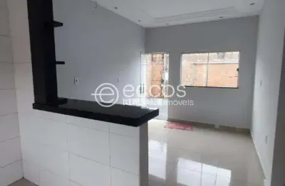Casa à venda em Uberaba (Jardim Marajó) | 2 quartos, 3 vagas, aceita financiamento