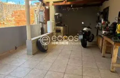 Casa à venda, 2 quartos, 1 vaga, Parque Flamboyants - ARAGUARI/MG