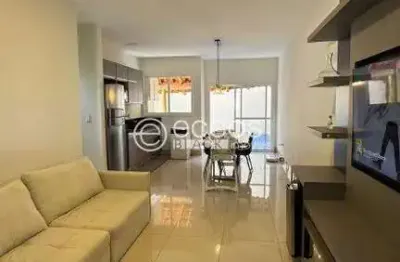 Casa em condomínio à venda, 3 quartos, 1 suíte, 2 vagas, Laranjeiras - Uberlândia/MG