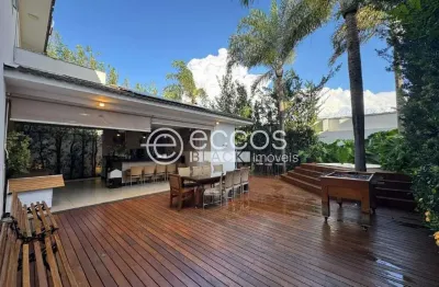 Casa em condomínio à venda, 4 quartos, 4 suítes, 4 vagas, Jardim Sul - Uberlândia/MG