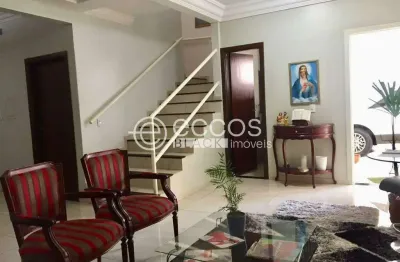 Casa à venda, 4 quartos, 2 suítes, 4 vagas, Vigilato Pereira - Uberlândia/MG