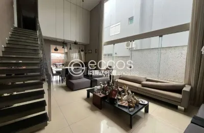 Casa em condomínio à venda, 4 quartos, 2 suítes, 4 vagas, Nova Uberlândia - Uberlândia/MG