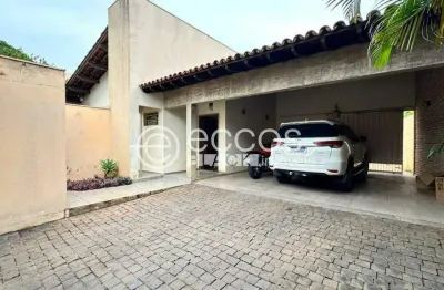 Casa para aluguel, 5 quartos, 2 suítes, 4 vagas, Mercês - UBERABA/MG