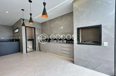 Casa 3 suítes com piscina e espaço gourmet no Grand Ville, Uberlândia