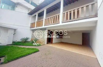 Casa para aluguel, 5 quartos, 2 suítes, 4 vagas, Tabajaras - Uberlândia/MG