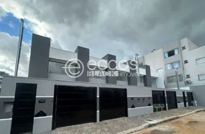 Casa à venda em Uberlândia – Novo Mundo (Leste): 2 suítes, quintal e vaga dupla