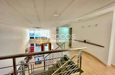 Sala comercial à venda, 5 vagas, Santa Mônica - Uberlândia/MG
