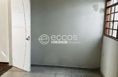 Casa à venda, 3 quartos, 3 vagas, Custódio Pereira - Uberlândia/MG