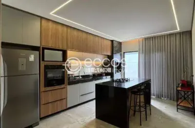 Casa à venda, 3 quartos, 1 suíte, 2 vagas, Novo Mundo - Uberlândia/MG