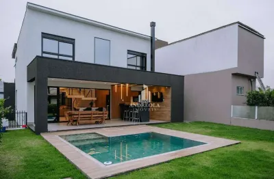 Casa em condomínio fechado com 4 quartos à venda na Rua José Gall, Dom Bosco, Itajaí