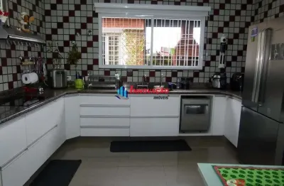 Casa (sobrado) para venda, 5 dorm(s), 2 suite(s), 3 vaga(s), 275 m²