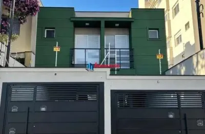 Linda casa (casa padrão) para venda, 3 dorm(s), 3 suite(s), 2 vaga(s), 135 m² ao lado do metrô