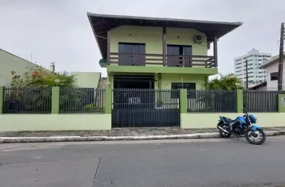 Casa com 4 dormitórios à venda, 350 m² por r$ 1.300.000,00 - centro - navegantes/sc