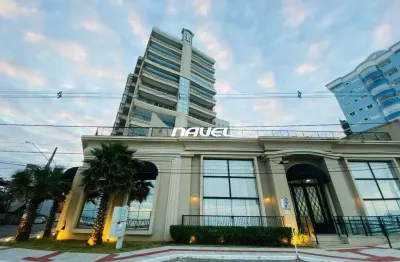 Apartamento frente mar com 3 suítes e 141m² – alto padrão no estilo neoclássico com lazer completo.