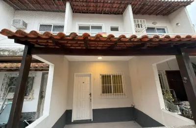 Casa duplex reformada em condomínio fechado – pronta para morar!