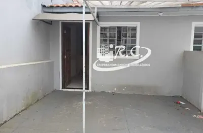 Casa com 2 quartos para alugar na Rua Ezequiel Gonçalves de Lara, 31, Sítio Cercado, Curitiba