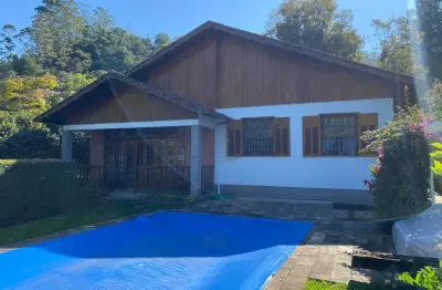 Casa para Venda em Nova Friburgo, Mury, 3 dormitórios, 1 suíte, 2 banheiros, 3 vagas