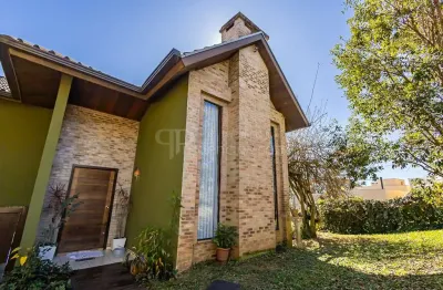 Casa em condomínio curitiba  3 quartos, suíte, lareira, spa e 4 vagas.